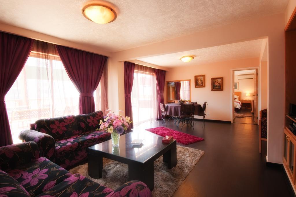 Rawche Universal Apartments Бейрут Номер фото