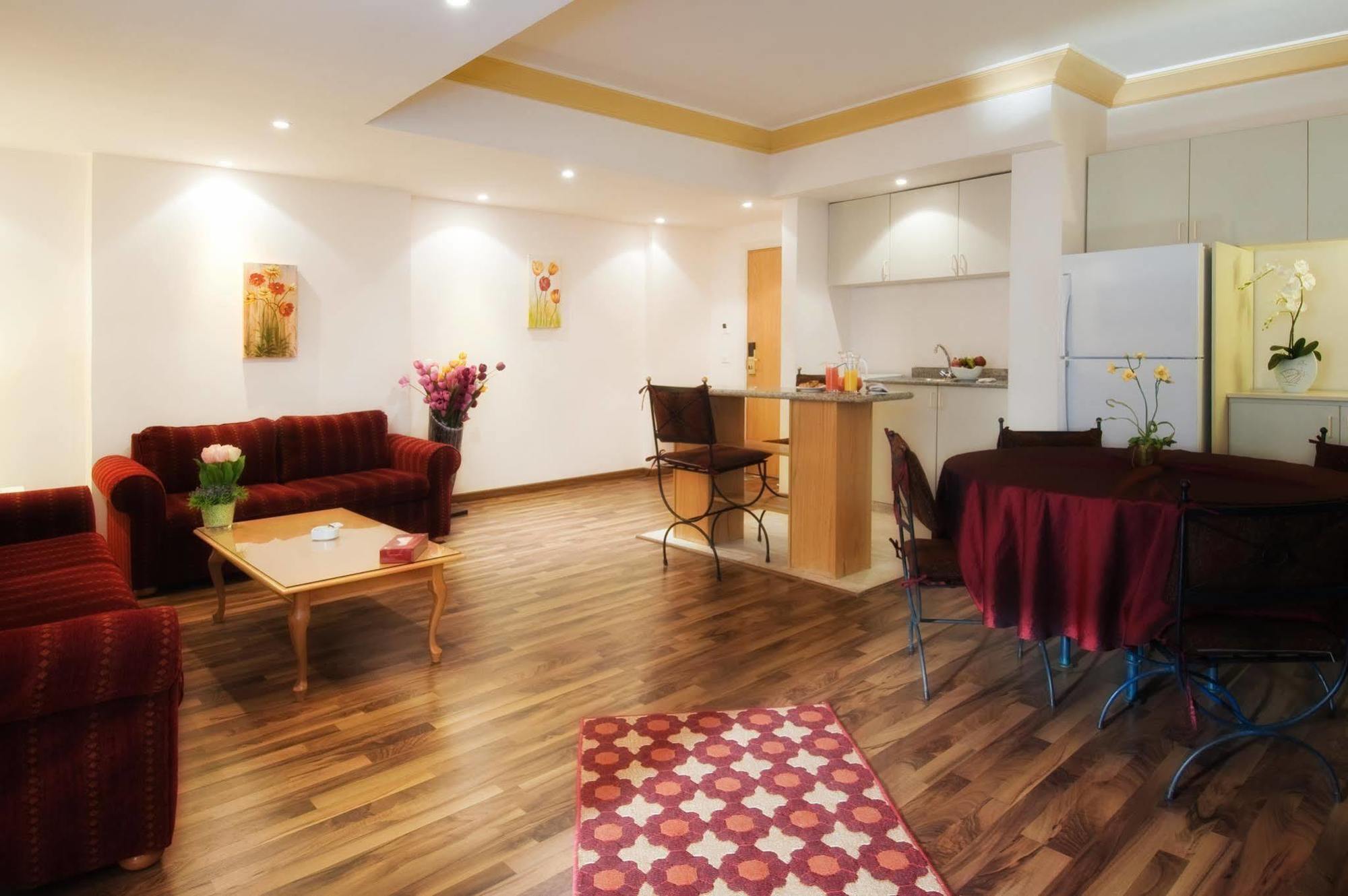 Rawche Universal Apartments Бейрут Номер фото